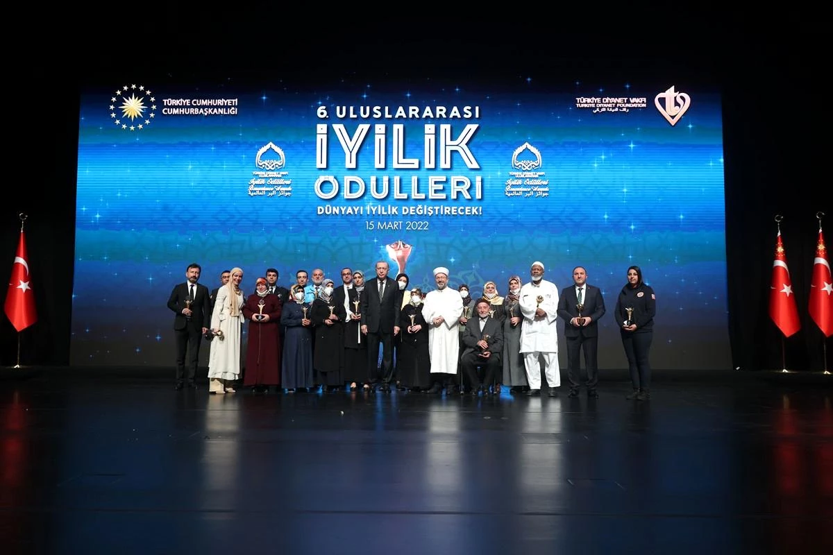 TDV Uluslararası İyilik Ödülleri Cumhurbaşkanı Erdoğan\'ın Katılımıyla Sahiplerini Bulacak