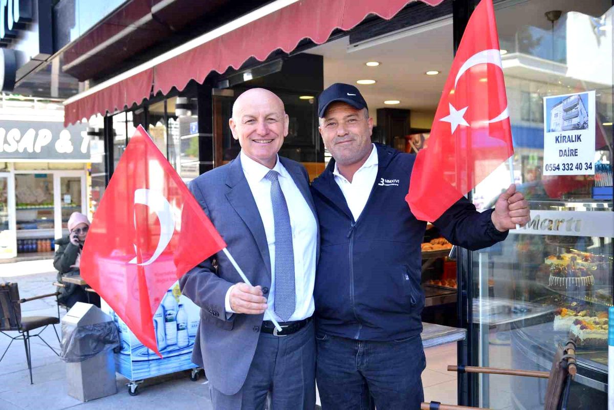 Terme Belediyesi, 19 Mayıs\'ta binlerce bayrak dağıttı