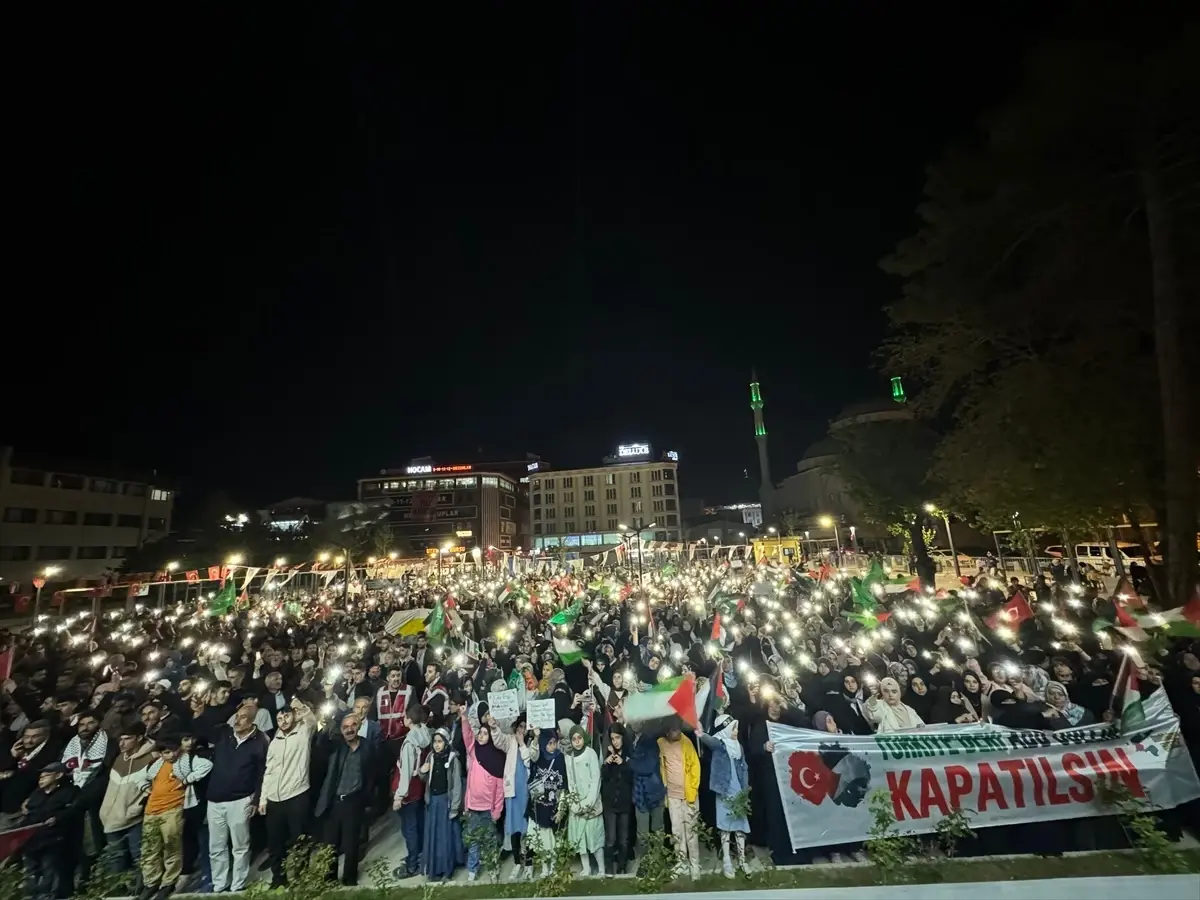 Van\'da binlerce kişi İsrail\'in Gazze\'ye yönelik saldırılarını protesto etti