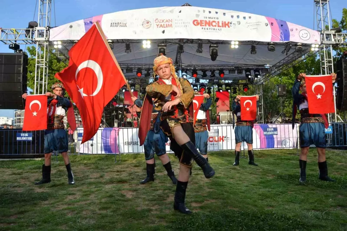 Uşak Belediyesi Gençlik Festivali Renkli Bir Şölenle Kutlandı