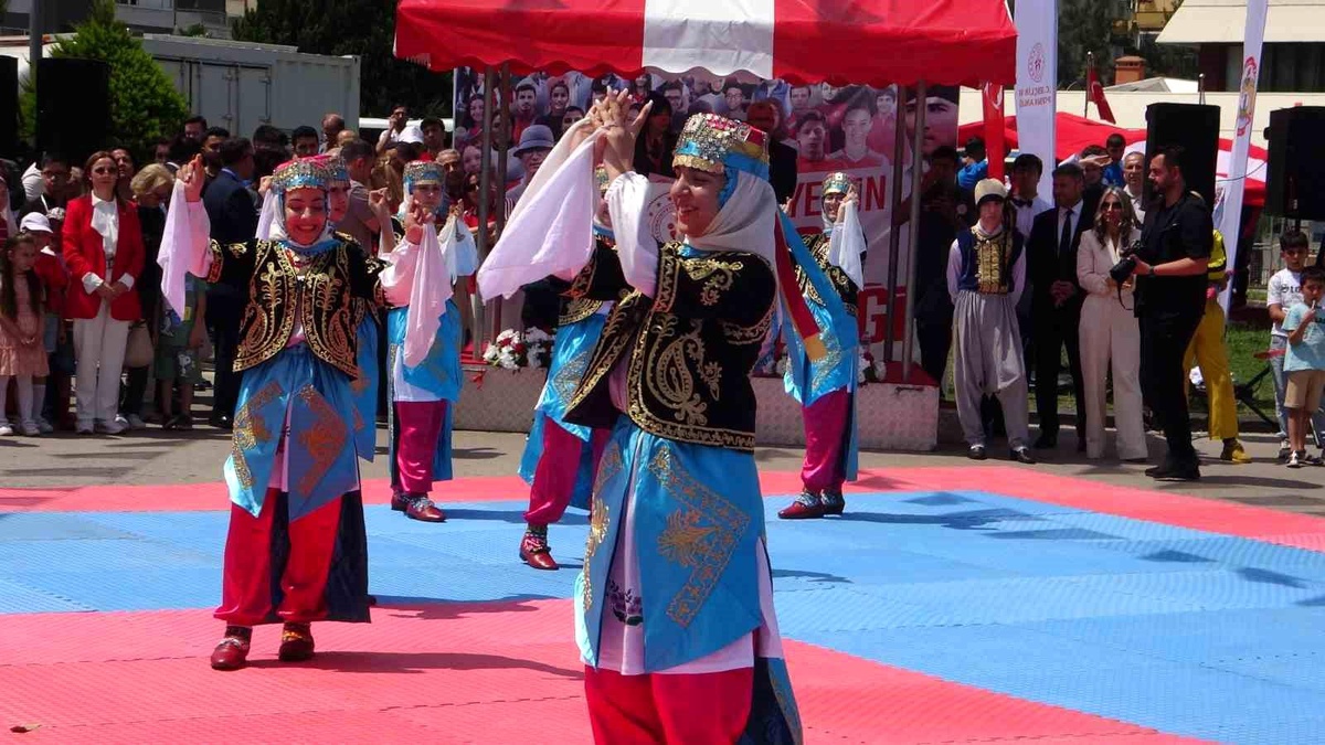 Adana\'da 19 Mayıs Atatürk\'ü Anma, Gençlik ve Spor Bayramı Kutlamaları