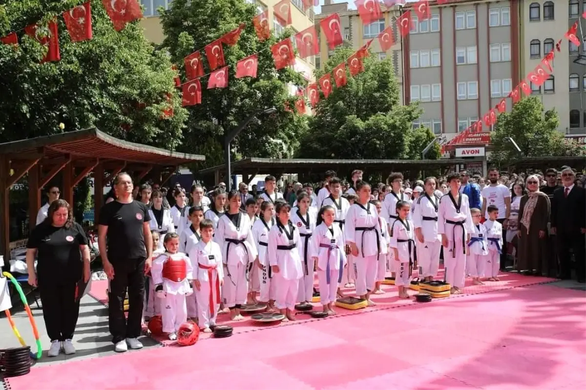 19 Mayıs Atatürk\'ü Anma, Gençlik ve Spor Bayramı Akyurt\'ta Kutlandı