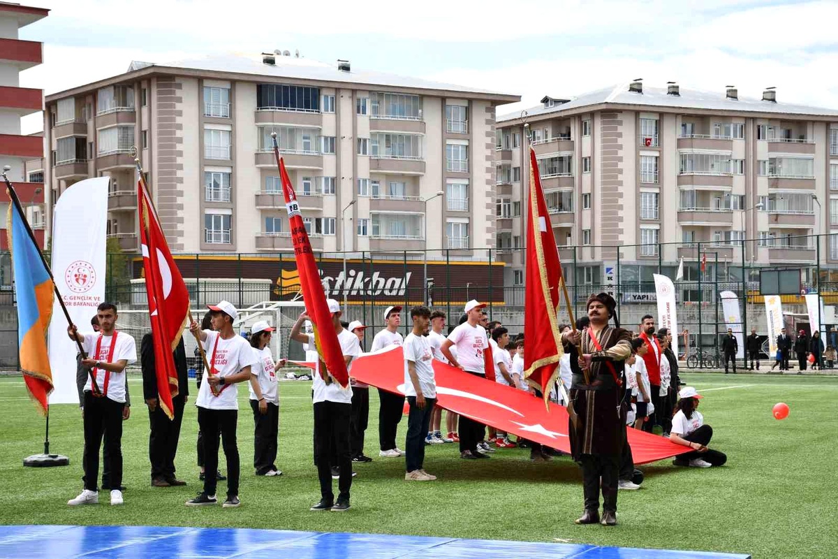 Ardahan\'da 19 Mayıs Atatürk\'ü Anma Gençlik ve Spor Bayramı Kutlamaları