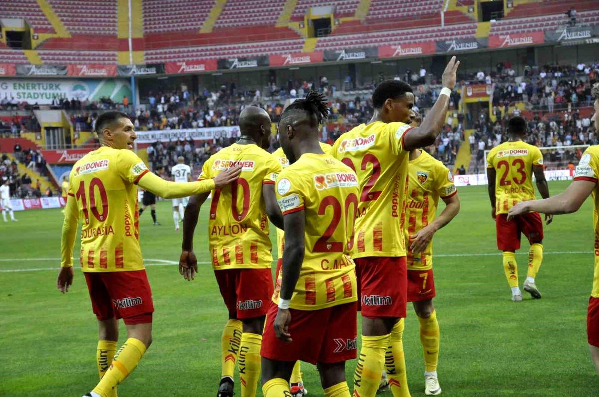 Carlos Mane, Konyaspor maçında attığı gollerle 5 gole ulaştı