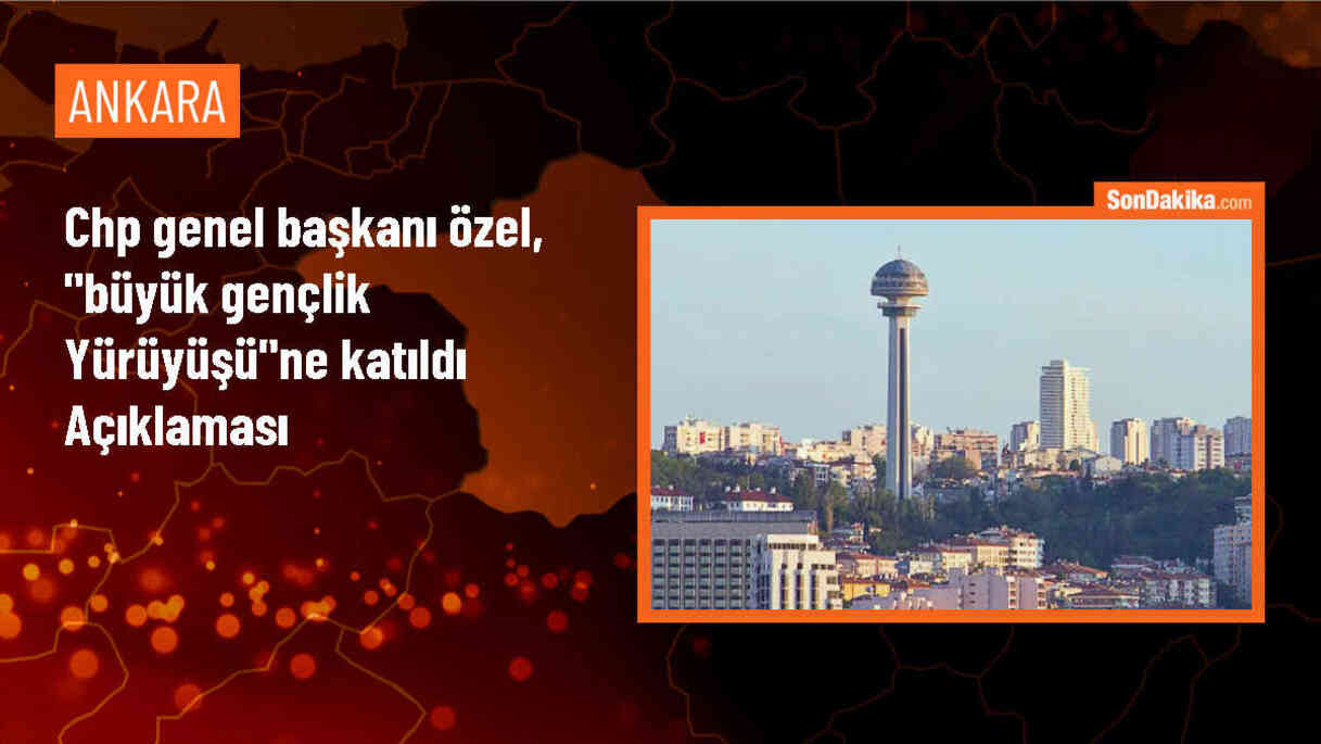 CHP Genel Başkanı Özgür Özel, Anıtkabir\'e yürüdü