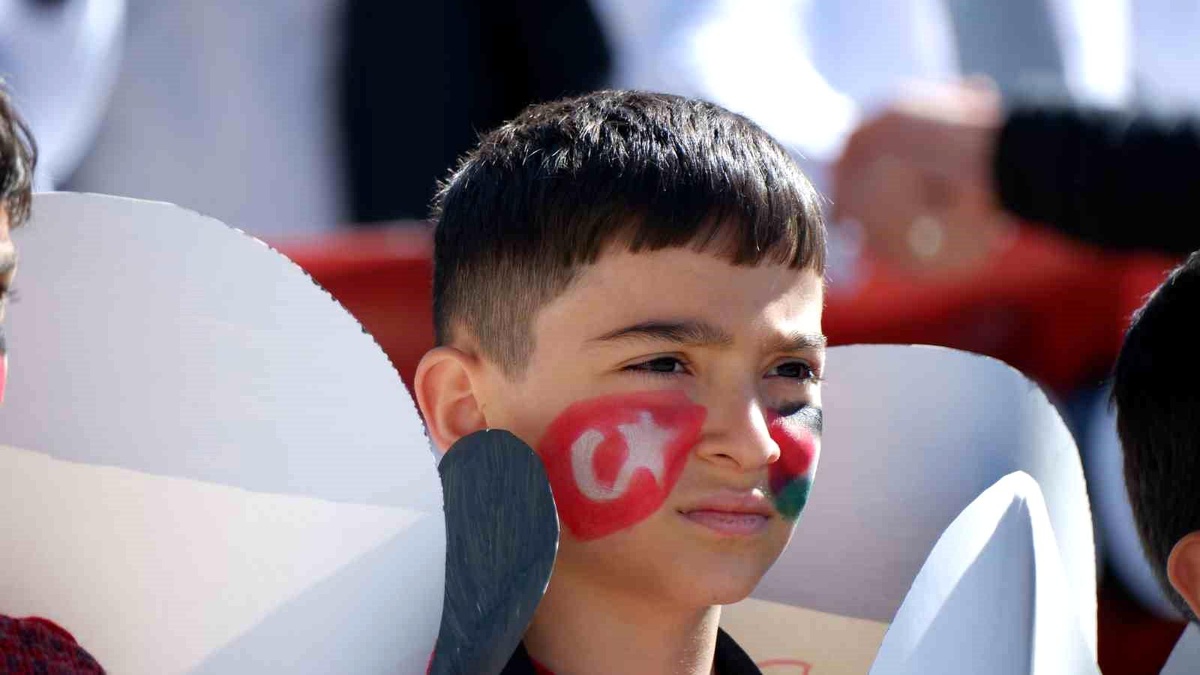 Erzurum\'da İsrail\'in Gazze\'ye saldırılarını protesto yürüyüşü devam ediyor