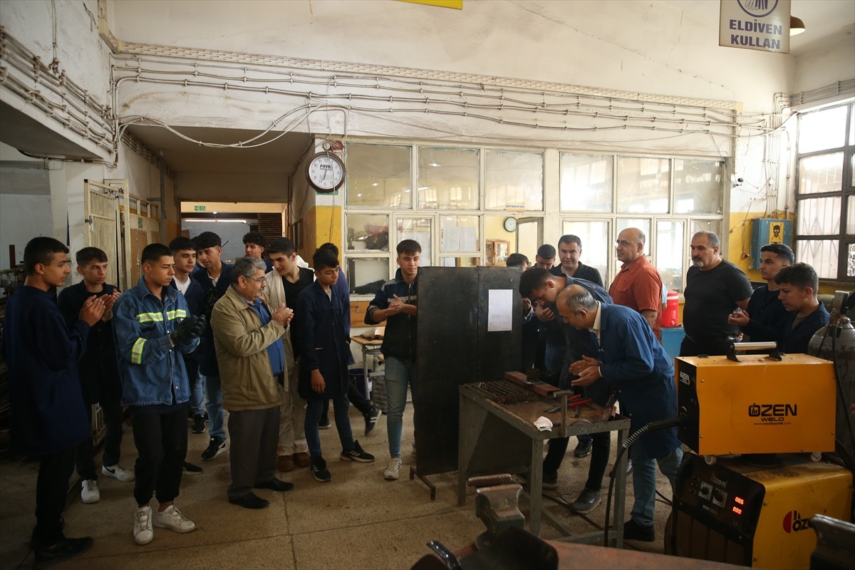 İskenderun Mesleki ve Teknik Anadolu Lisesi\'nde \'En İyi Kaynağı Ben Yaparım\' yarışması düzenlendi