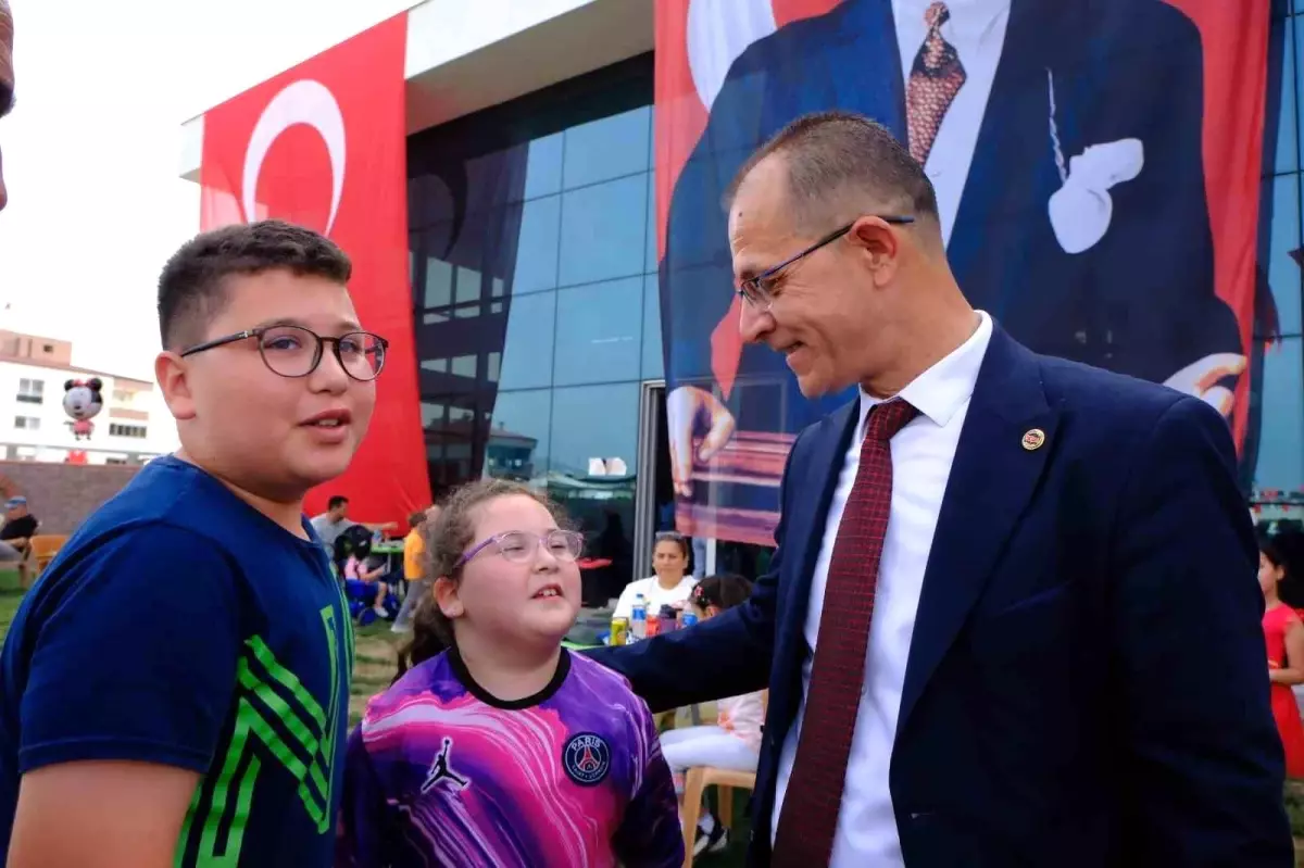 Kuyucak Belediyesi Çocuk Şenliği Düzenledi