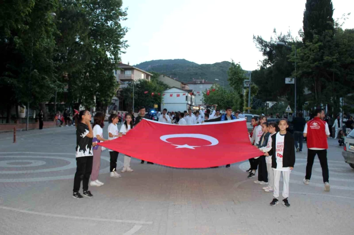 Bilecik'te 19 Mayıs Gençlik Yürüyüşü Gerçekleştirildi