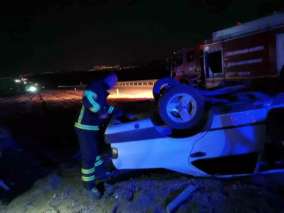 Hatay\'ın Altınözü ilçesinde otomobil takla attı, sürücü yaralandı