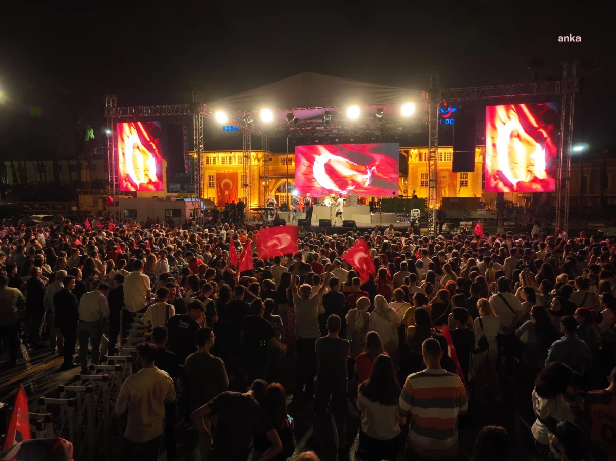 Adana\'da 19 Mayıs kutlamaları Gripin konseriyle zirveye ulaştı