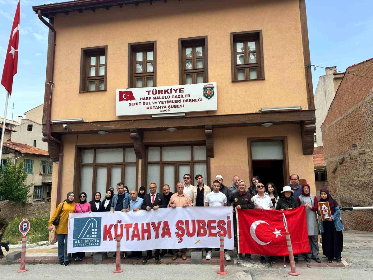 Altı Nokta Körler Derneği Kütahya Şubesi Türkiye Harp Malulü Gazileri Şehit Dul ve Yetimleri Derneği\'ni ziyaret etti