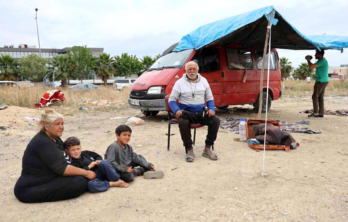 Mersin\'de Uyuşturucu Müptelası Genç, Üvey Annesini Döverken Kendisine \'Oğlum Anneni Neden Dövüyorsun\' Diye Tepki Gösteren Dedesini Hastanelik Etti