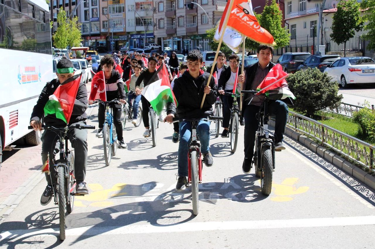 Bayburt\'ta \'Pedal Sesimiz Filistin\'e Umut Olsun\' etkinliği düzenlendi