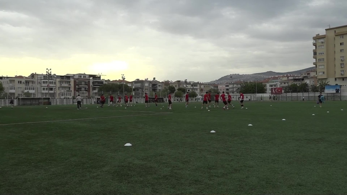 Bornova Belediyespor İzmir 1. Amatör Lig 4. Grup\'ta Şampiyon Oldu