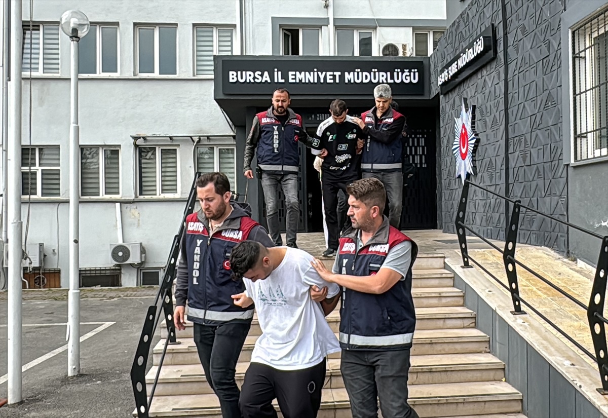 Bursa\'da Dolandırıcılık Operasyonunda 9 Şüpheli Tutuklandı