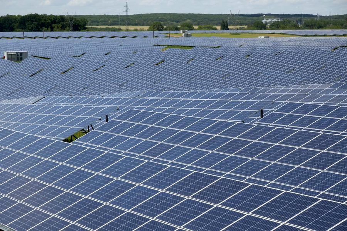 Çin\'in Yeşil Enerji Hamlesi Küresel Yeşil Dönüşümü Hızlandırıyor