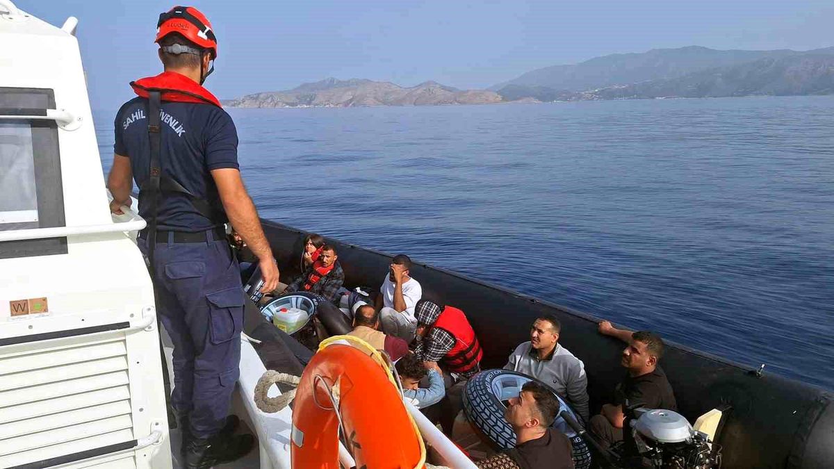 Muğla\'da 10 düzensiz göçmen yakalandı, 27 düzensiz göçmen kurtarıldı