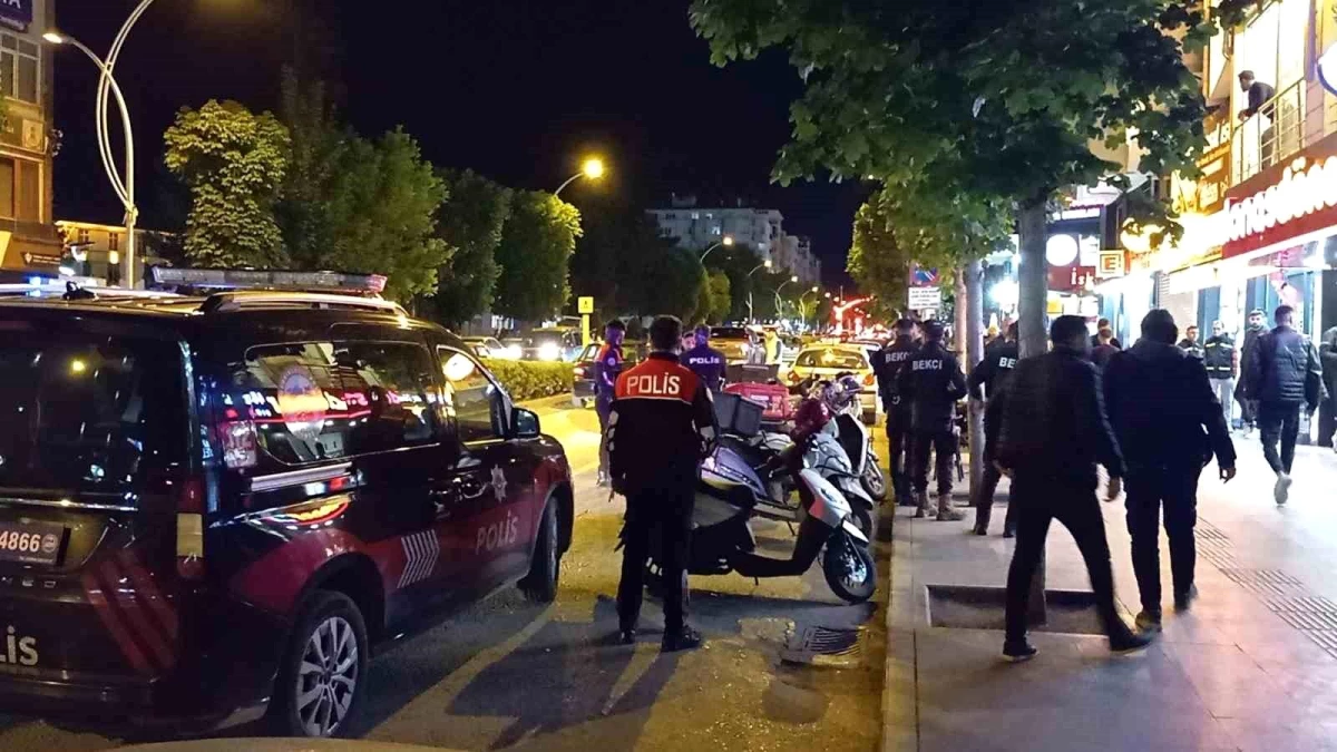 Çorum\'da Galatasaray-Fenerbahçe derbisi sonrası çıkan kavgada 2 kişi bıçaklandı