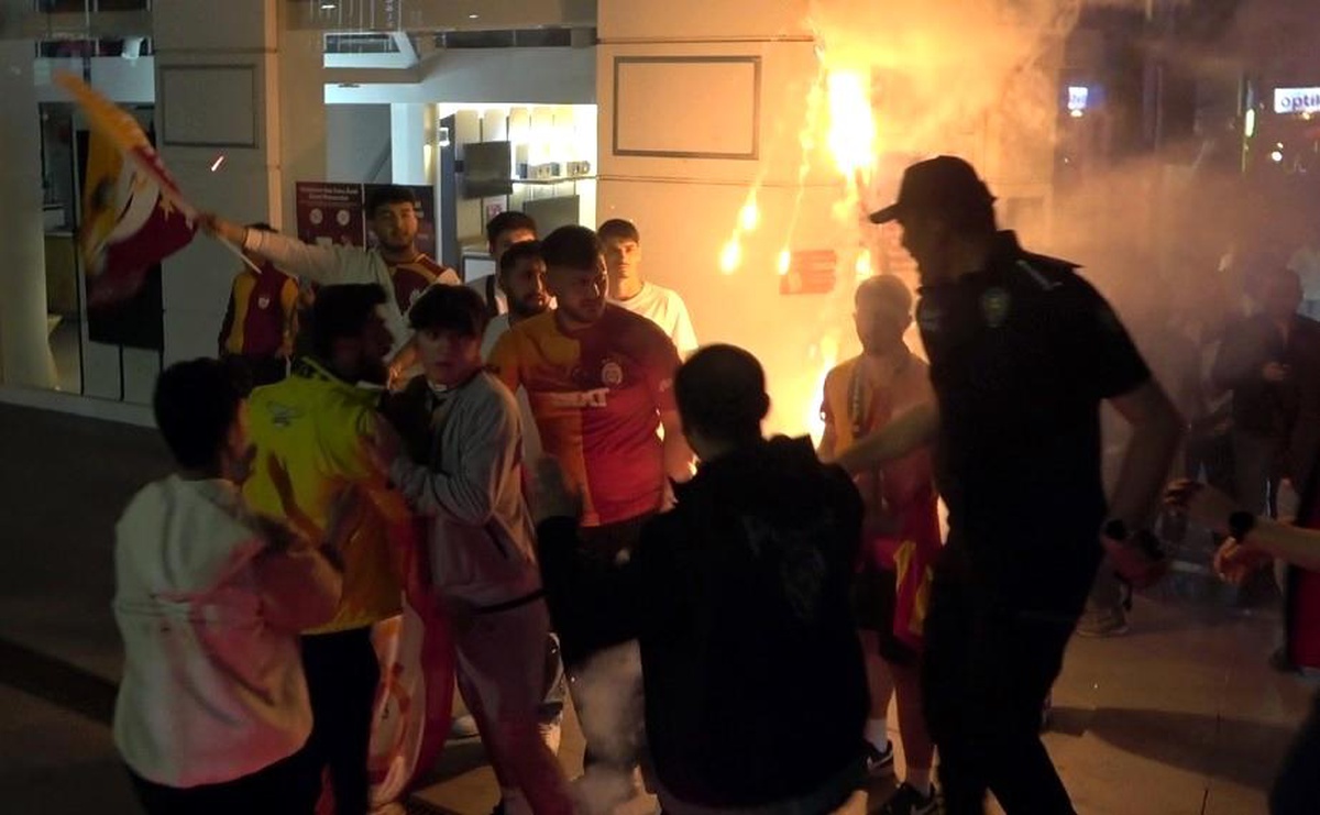 Bartın\'da Fenerbahçe Taraftarları Galibiyeti Kutladı, Gerginlik Yaşandı
