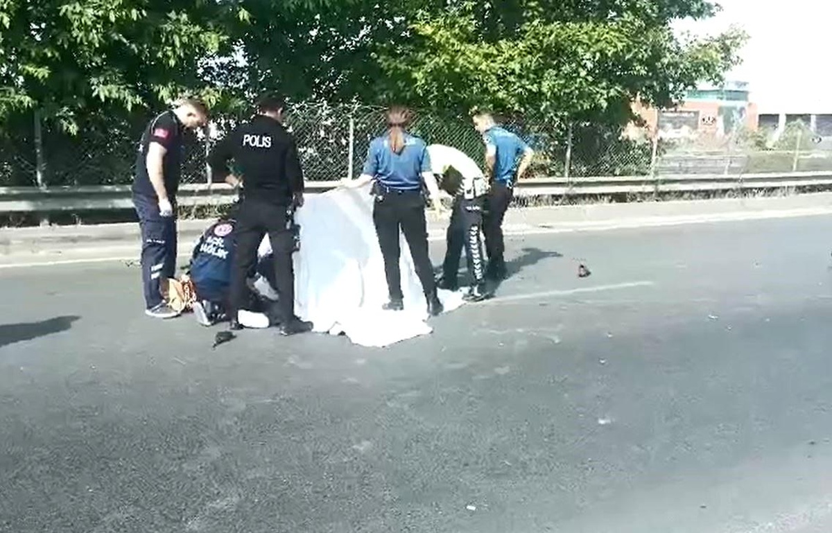 Esenyurt\'ta kamyonetin çarptığı motosiklet sürücüsü hayatını kaybetti