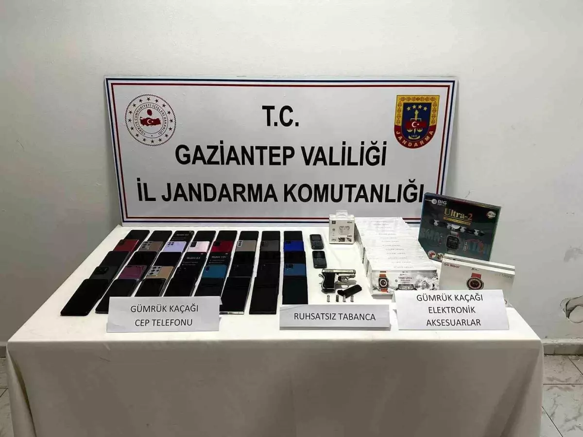 Gaziantep\'te 2 Milyon TL Değerinde Gümrük Kaçağı Akıllı Telefon Ele Geçirildi