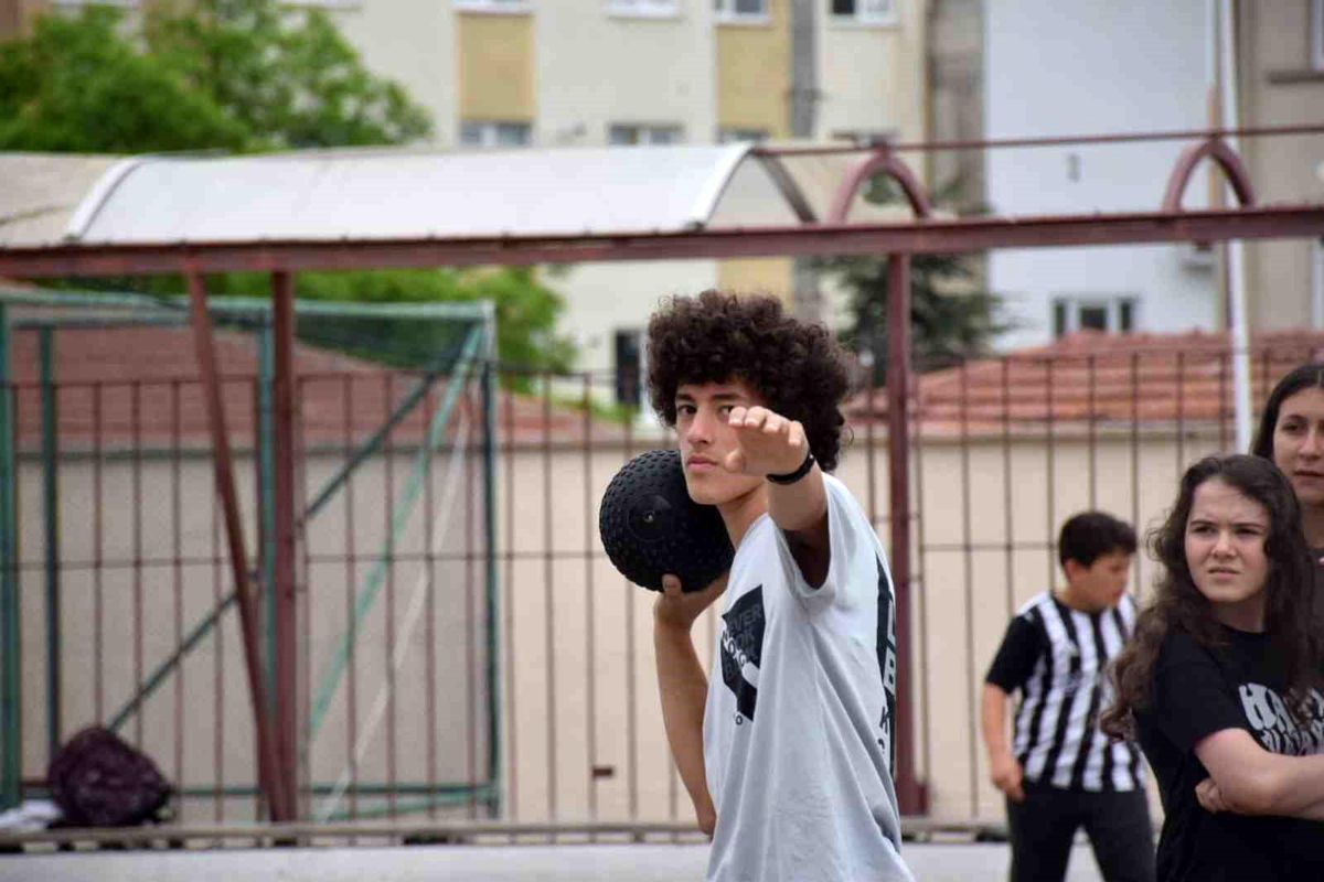 Bilecik\'te geleceğin sporcuları etkinliklerle kendilerini geliştirdi