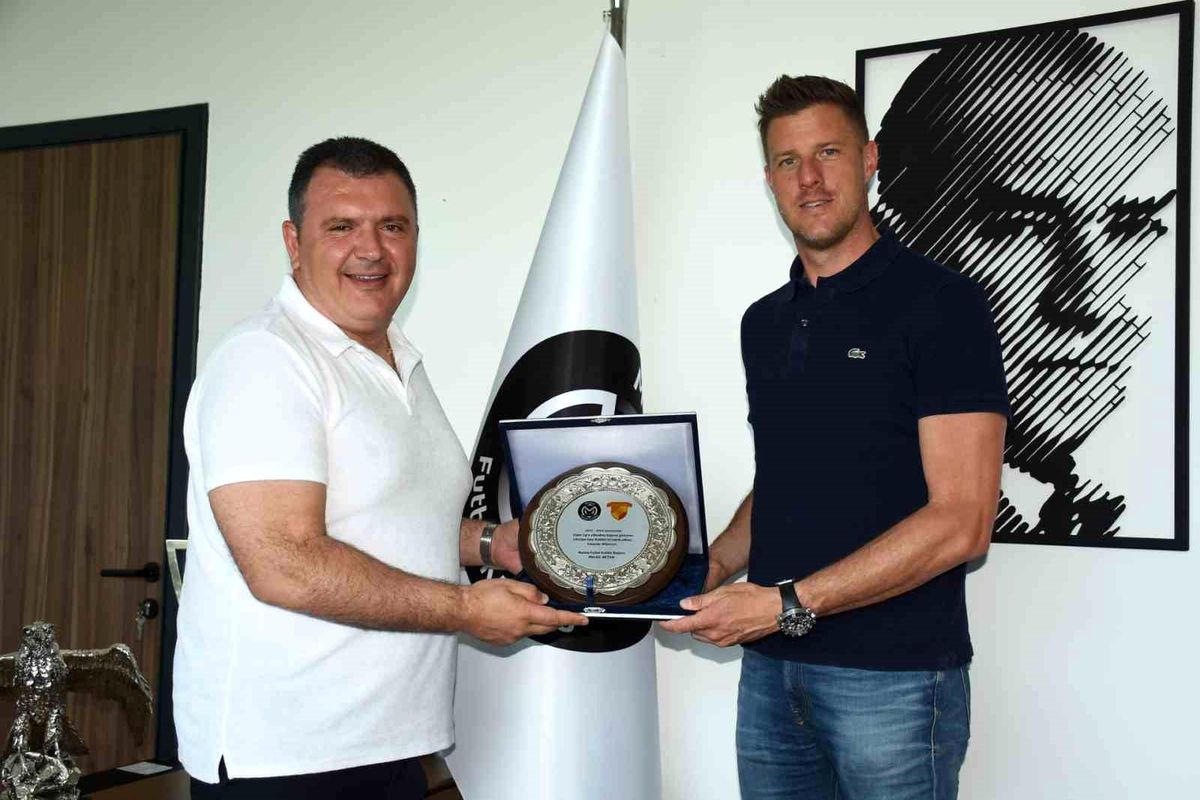 Göztepe Sportif Direktörü Ivan Mance, Manisa Futbol Kulübü\'nü ziyaret etti