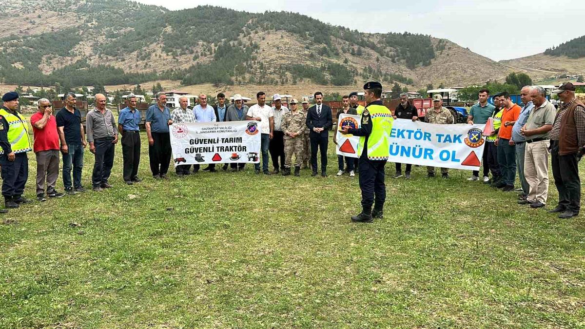 Gaziantep İl Jandarma Komutanlığı Traktör Sürücülerine Güvenli Tarım Eğitimi Verdi