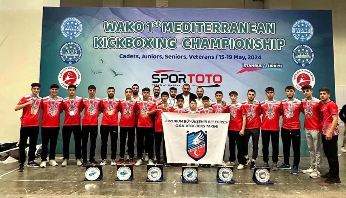 Erzurum Büyükşehir Belediyesi Gençlik Spor Kulübü Kick Boks Takımı Başarılarıyla Damga Vurdu
