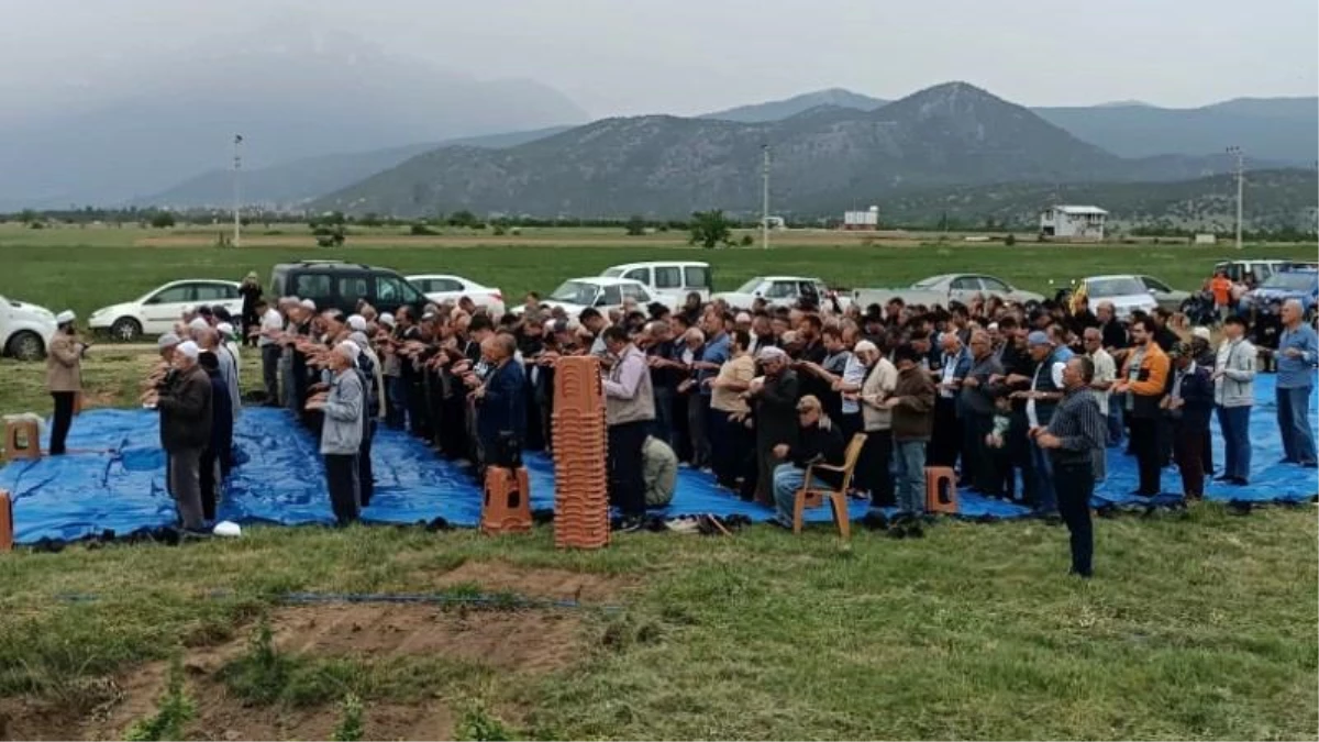 Konya\'da Çiftçiler Yağmur ve Şükür Duası Yaptı