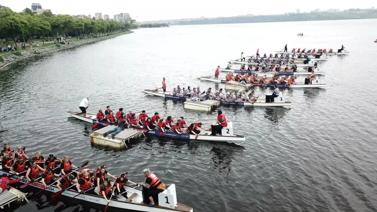 Küçükçekmece Gölü\'nde Dragon Boat yarışları düzenlendi