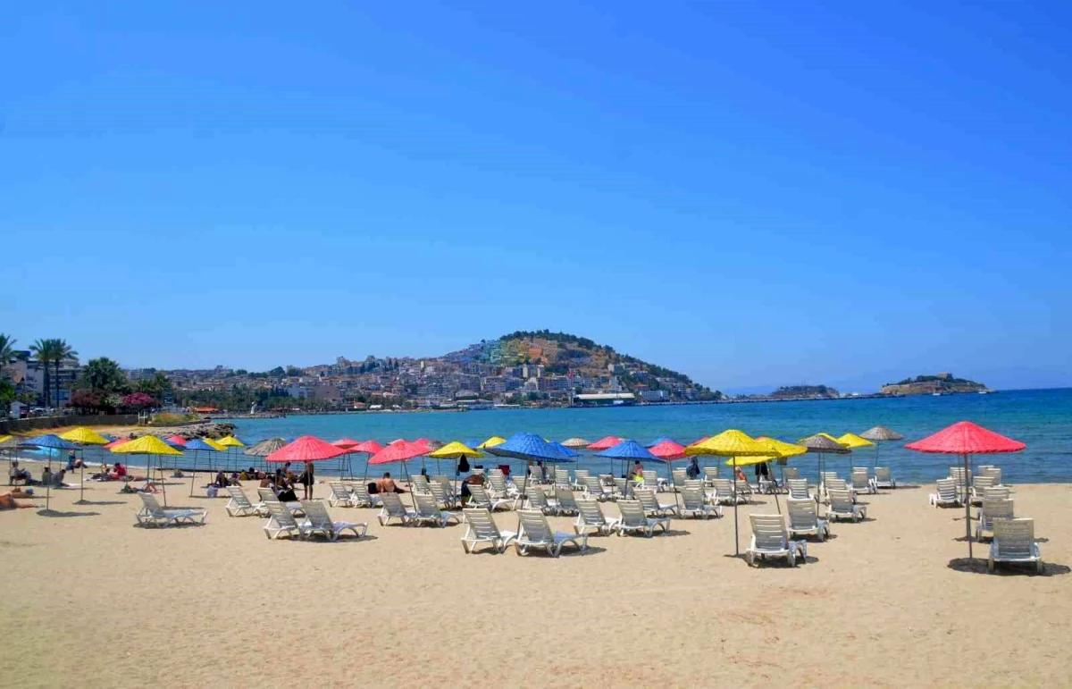 Kuşadası Belediyesi\'ne plajlar devredildi, şemsiye ve şezlonglar ücretsiz olacak