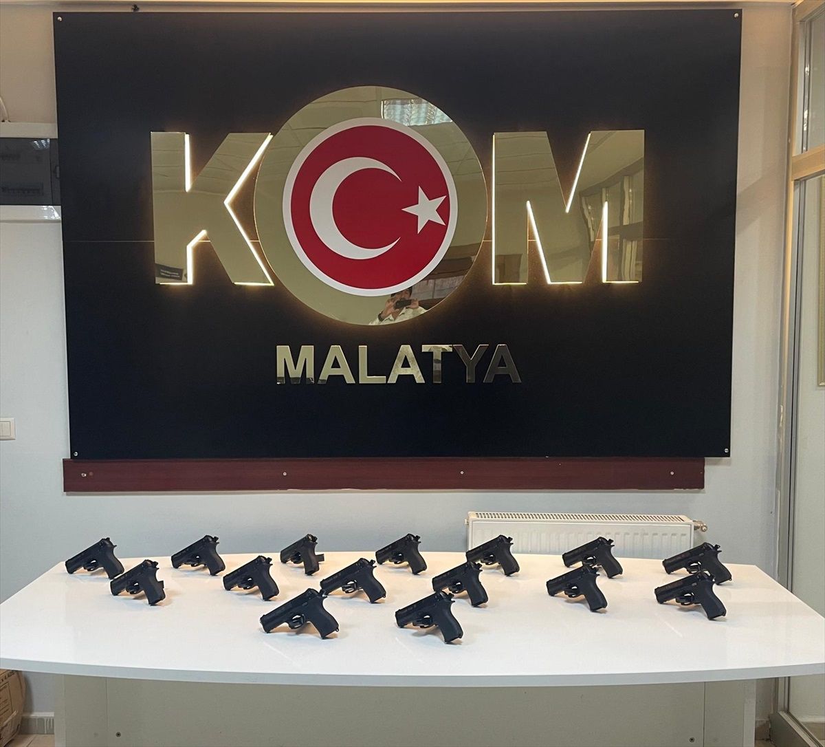 Malatya\'da silah kaçakçılığı operasyonunda 2 şüpheli tutuklandı