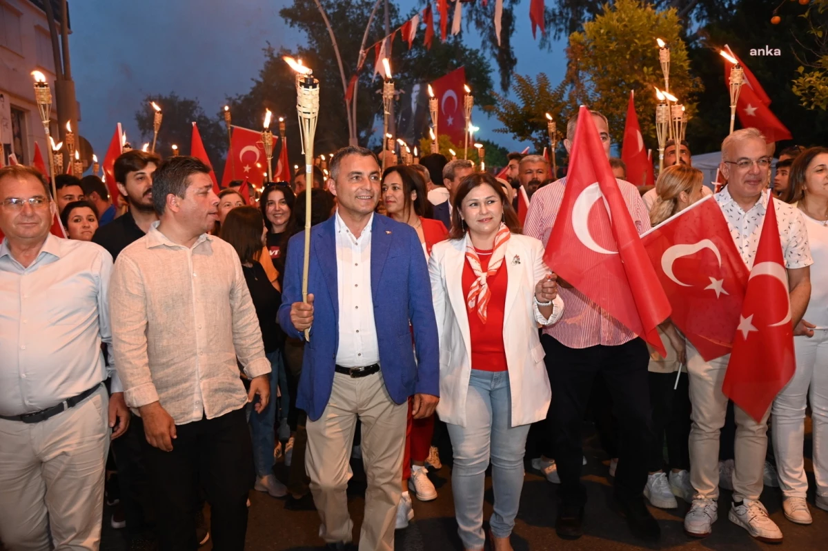 Manavgat\'ta 19 Mayıs Kutlamaları Fener Alayı ve Murat Boz Konseriyle Taçlandı