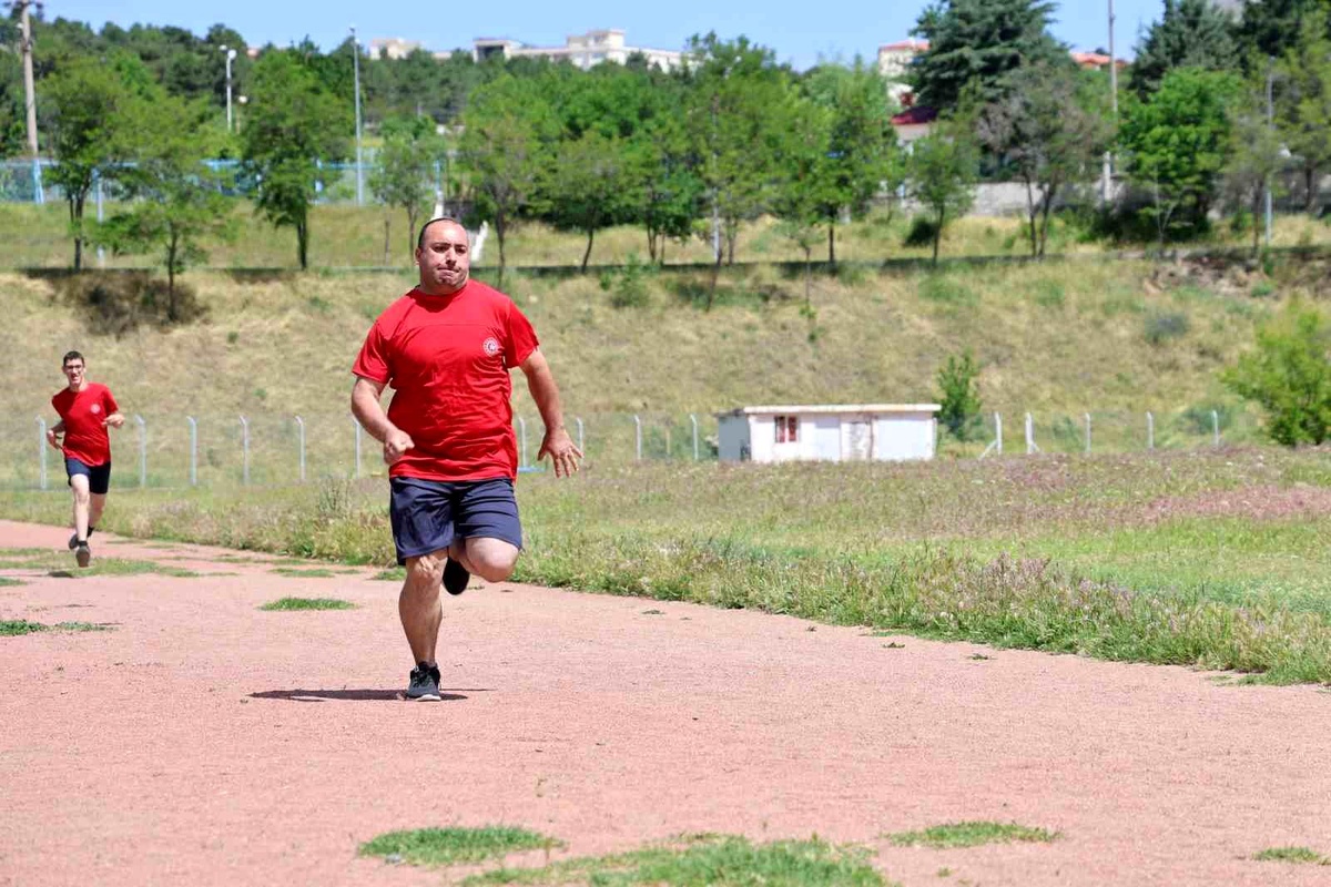 Elazığ\'da düzenlenen Özel Sporcular Atletizm Yarışması\'nda engeller ortadan kalktı