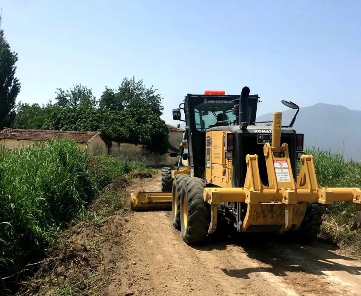 Şehzadeler Belediyesi, Şehzadeler Ovası\'nda Yol Düzenleme Çalışmalarına Başladı