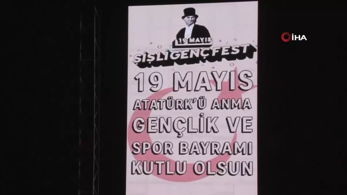 Şişli\'de Duman konseriyle 19 Mayıs kutlandı