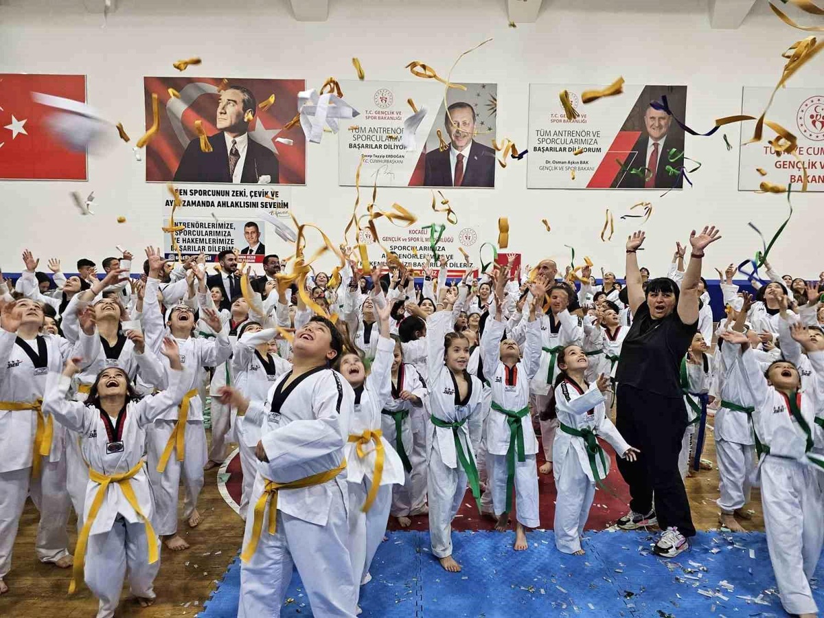 Gölcük Belediyespor Tekvando Branşında Kuşak Atlama Töreni