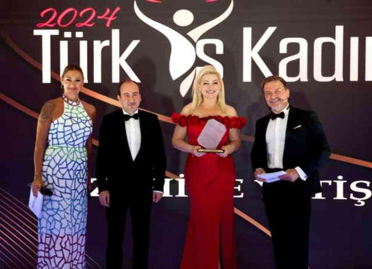 Türk İş Kadınları Plaket Töreni, Fuat Paşa Yalısı'nda Gerçekleşti