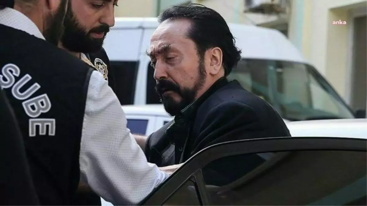 Adnan Oktar\'ın suç örgütü davasının ilk duruşması yapıldı