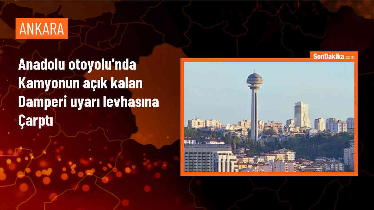 Anadolu Otoyolu\'nda kamyonun damperi uyarı levhasına çarptı