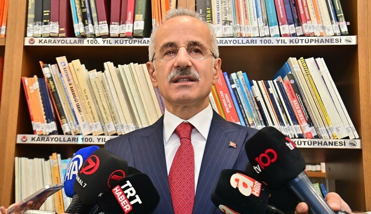 Havalimanlarında Yolcular Cihazla Aranacak