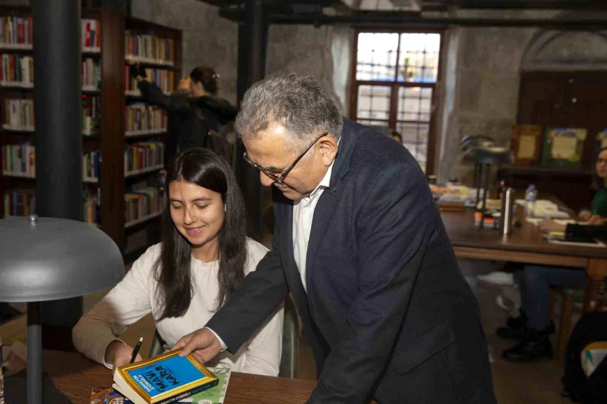 Kayseri Büyükşehir Belediyesi Kütüphaneleri 2024\'te 819 Bin Kişi Tarafından Ziyaret Edildi