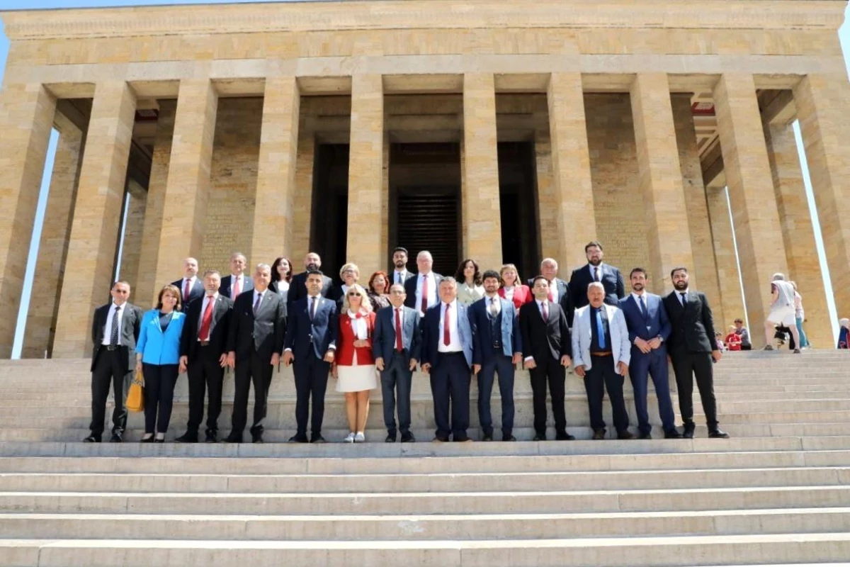 Edremit Belediye Başkanı Mehmet Ertaş, Anıtkabir\'i ziyaret etti