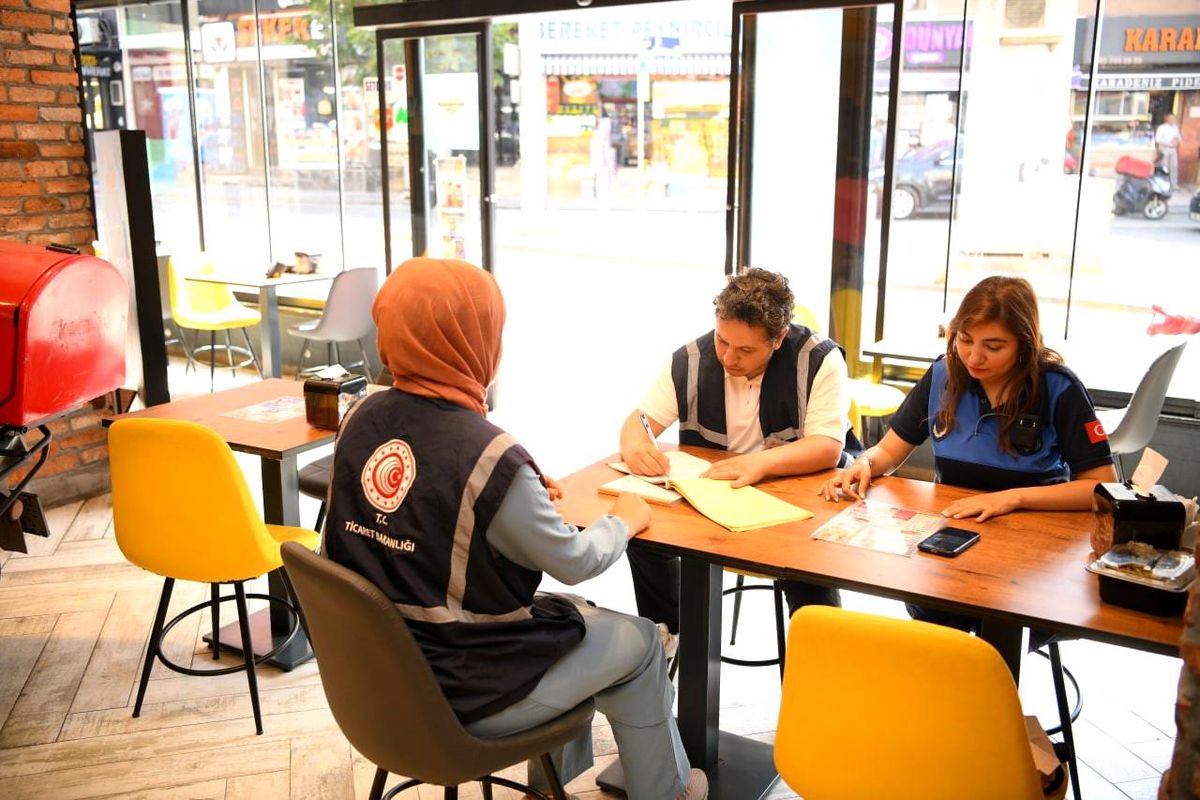 Çayırova\'da Restoran ve Manavlar Denetlendi