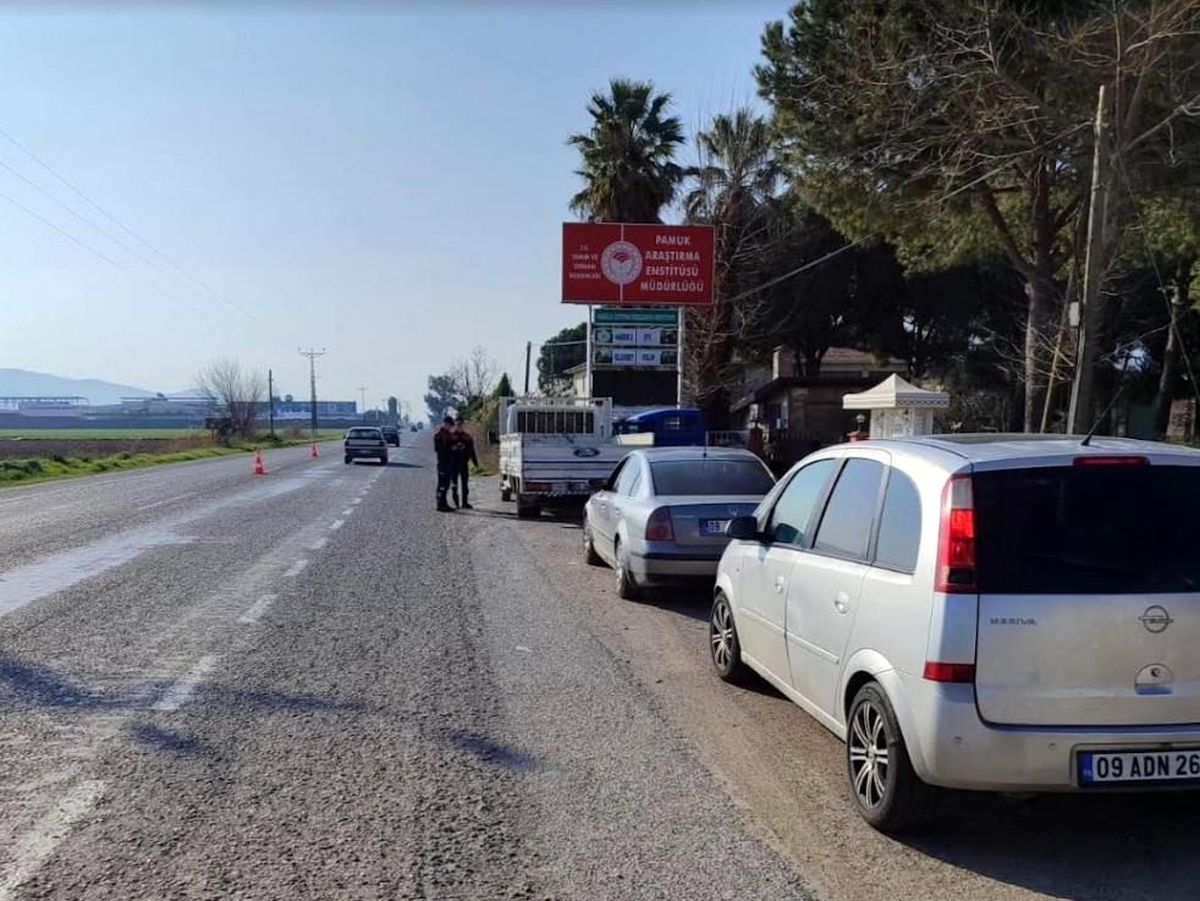Aydın\'da 16 düzensiz göçmen ve 2 organizatör yakalandı