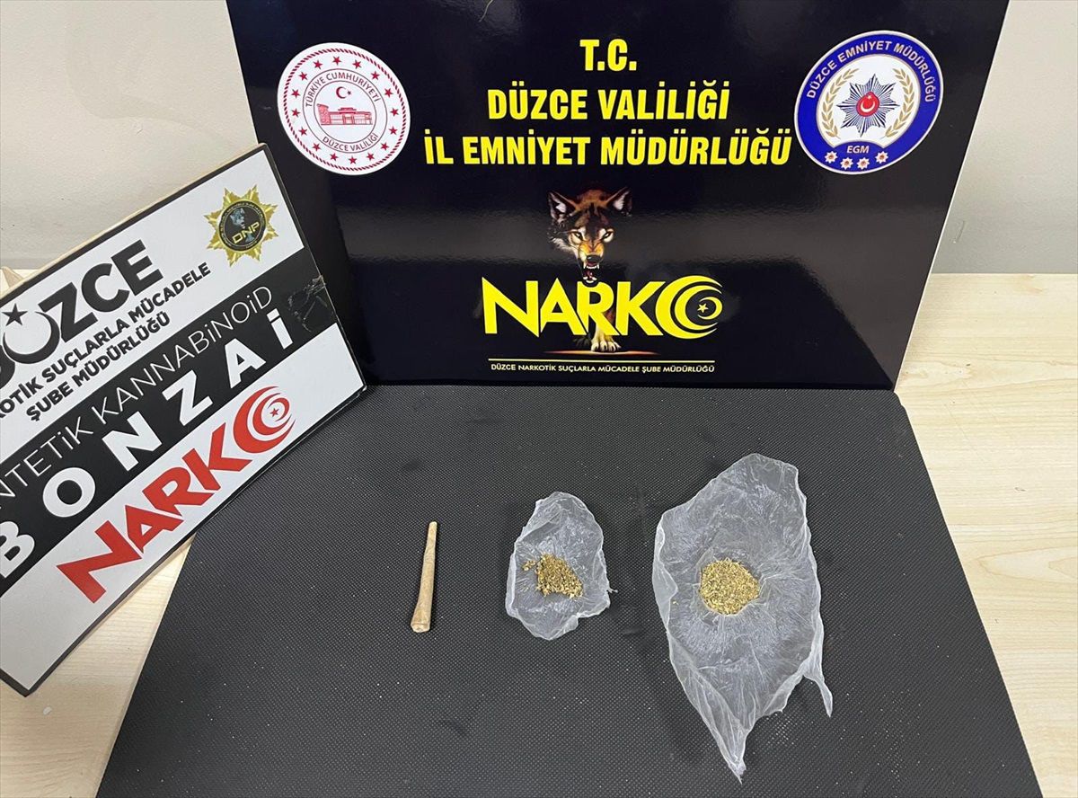 Düzce\'de uyuşturucu operasyonunda gözaltına alınan zanlı tutuklandı