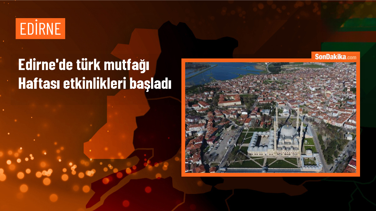 Edirne\'de Türk Mutfağı Haftası etkinlikleri kapsamında vatandaşlara ciğer sarma ve yöresel lezzetler ikram edildi