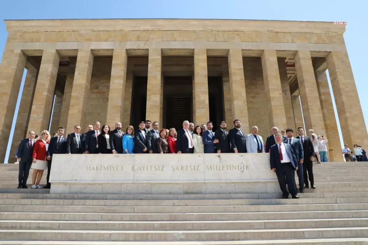 Edremit Belediye Başkanı Mehmet Ertaş, Anıtkabir\'i Ziyaret Etti